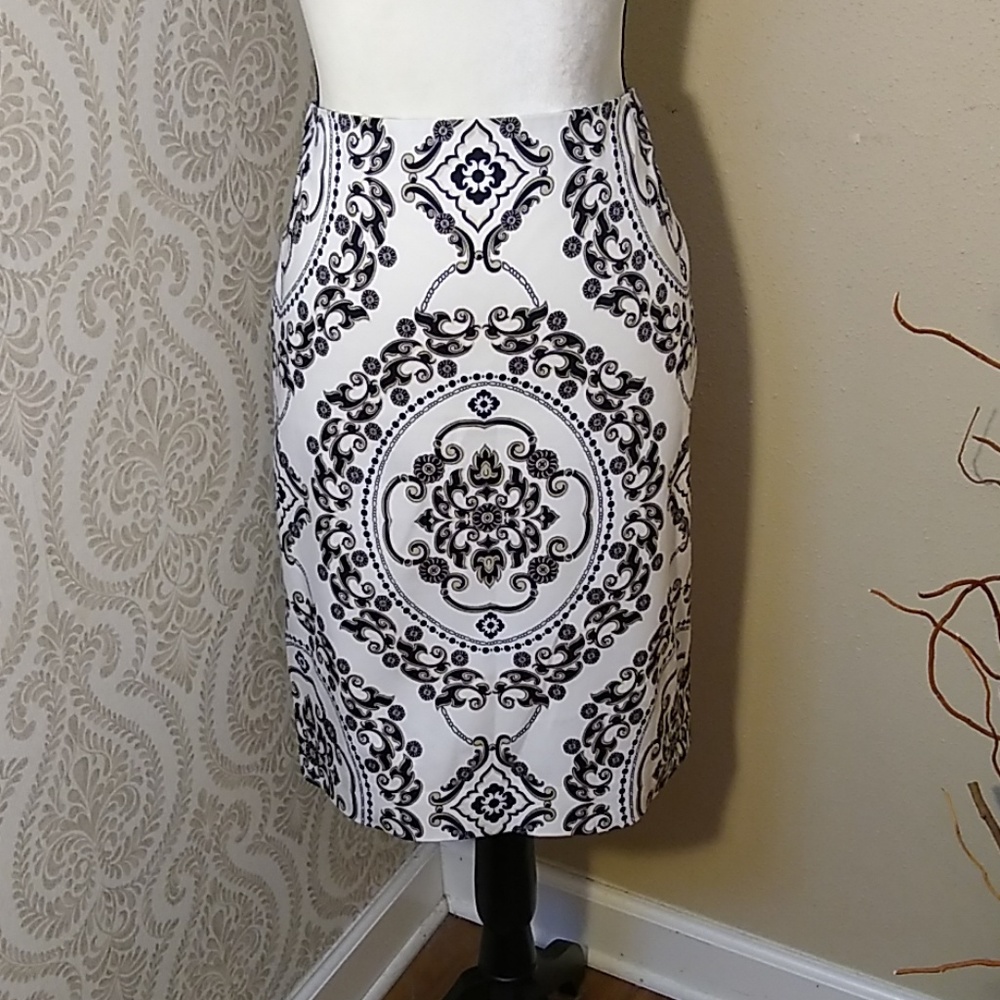 WHBM Patterned Midi Skirt Size 4